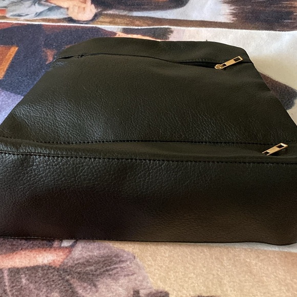 Anti- theft backpack - Picture 5 of 8